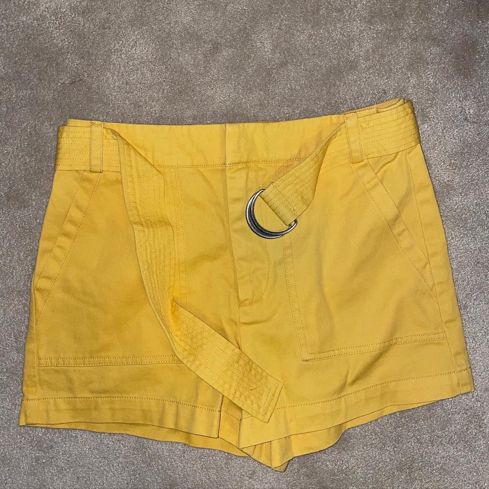 Forever 21 yellow shorts!! Size M!